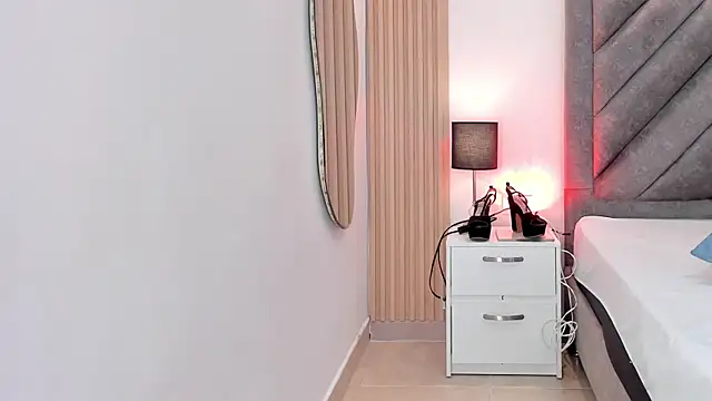 ViolettaRousee_ Chat XXX in diretta