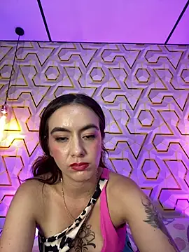 MelanyyJhonson15 Adlı Modelin Canlı XXX Sohbeti