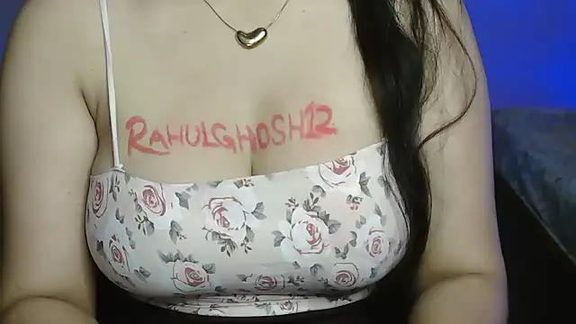 HotNiyathi's Live XXX Chat