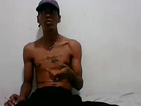 AlbertBigCock Chat XXX in diretta
