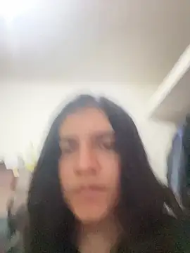 צ'אט XXX בשידור חי של petitelatino