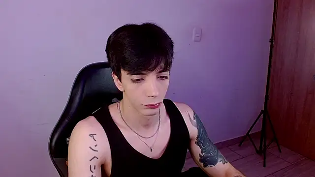 H3ll_B0I Live XXX Chat