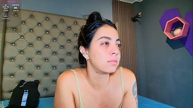 Chat XXX en directo de CORAL_FOX