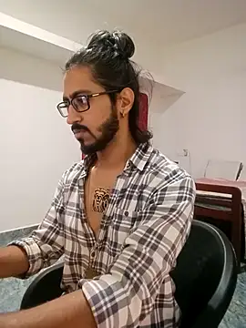 AlladinMF7 লাইভ XXX চ্যাট