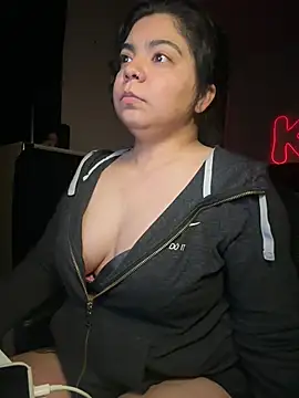 kimmiakiss22's Live XXX Chat