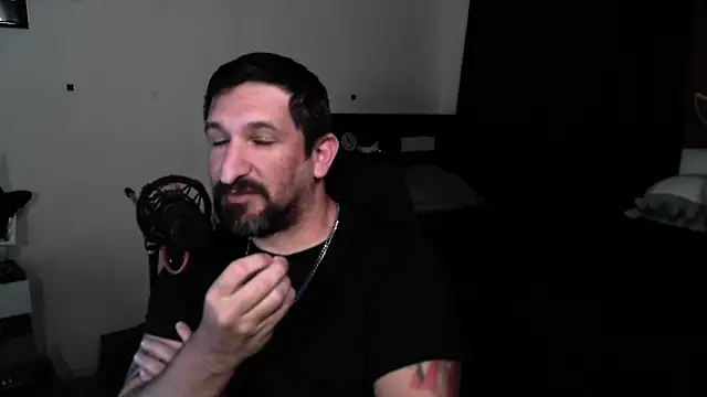 DevilPup75_ Show Webcam