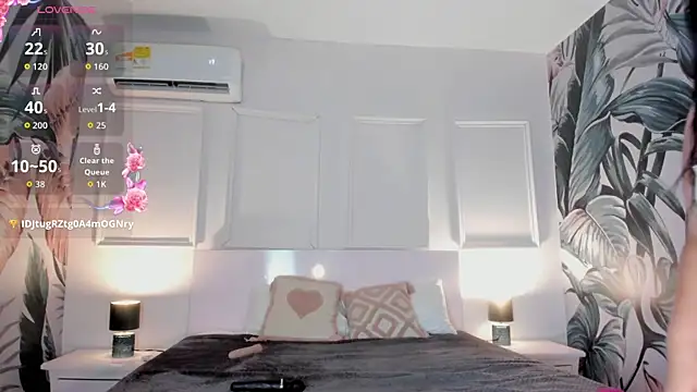 EVANGELIINE_21 Adlı Modelin Canlı XXX Sohbeti