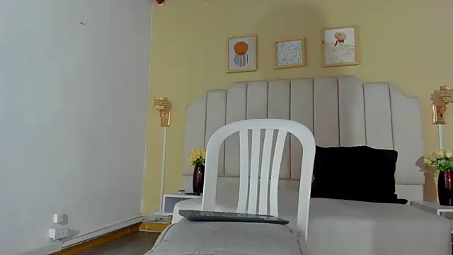Sara_Hanks Pertunjukan Webcam