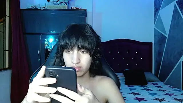 XXX chat uživo modela littlextreme