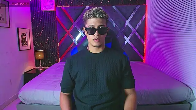 dominic_connor's Live XXX Chat