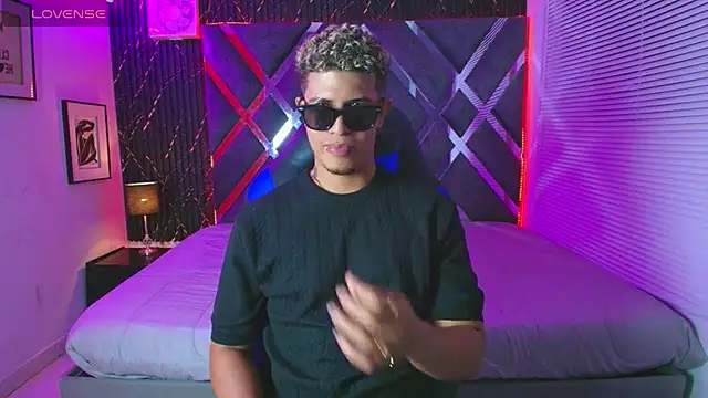 Chat XXX ao vivo de dominic_connor