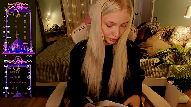 AnyaTaylor_ Chat XXX in diretta
