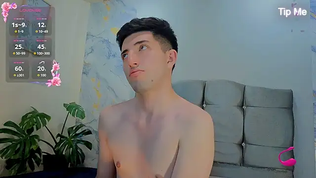 Un_Sluttyy Adlı Modelin Canlı XXX Sohbeti
