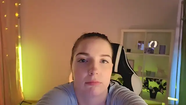 AliceChanel's Live XXX Chat