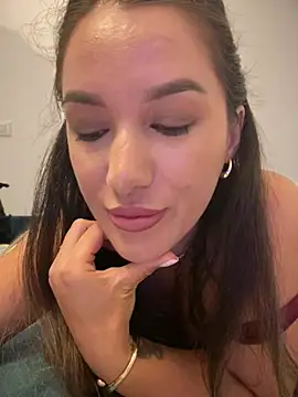 Chatroom XXX en direct de HotXMom_