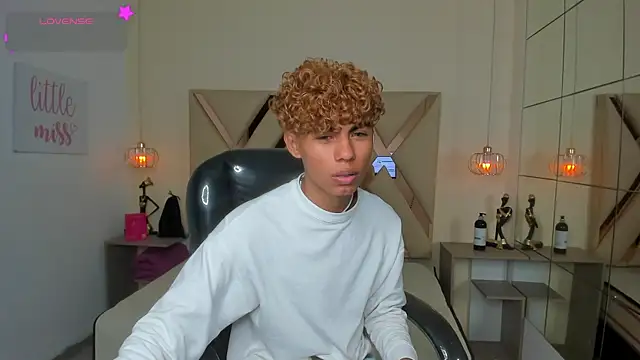 XXX chat uživo modela Anyelo_Twink