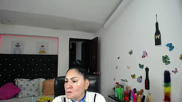 แชท XXX สดของ mature_bigboobs10