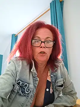 Busty-Belfast-Irish-Girl 现场XXX聊天