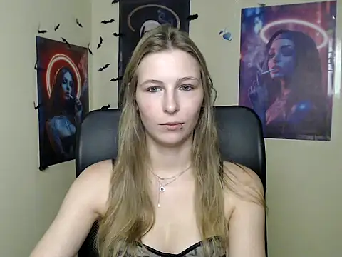 StrangerGi's Live XXX Chat