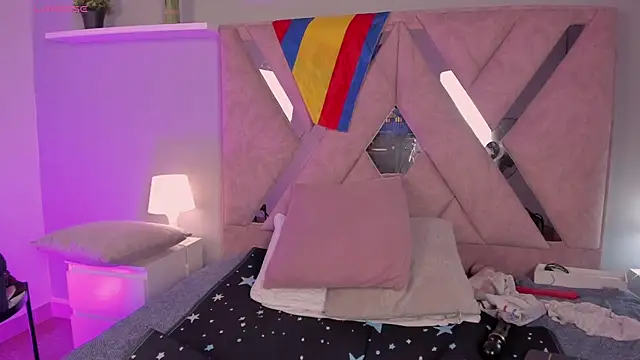 Eva-Millss' Live XXX Chat