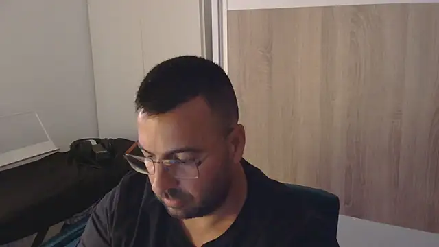 Show modela VanillaTime78-Jorge na web-kameri