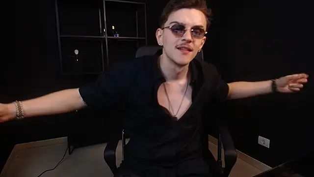 FelixStarkk XXX чат на живо