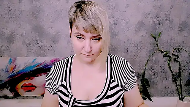 Djullia Chat XXX in diretta