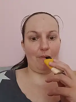 دردشة BustyLadyAlma الجنسية المباشرة