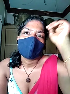 Chat +18 de Tamil_Kavitha ao vivo