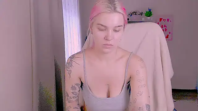Chat +18 de Hot_Blonda ao vivo