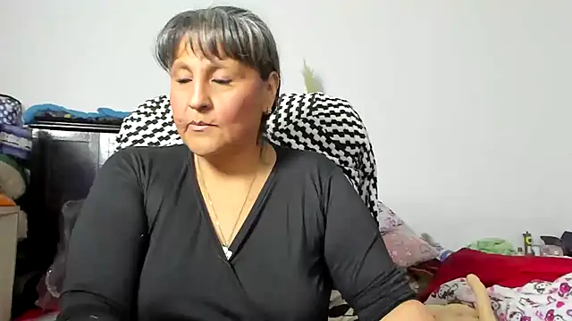 Chat +18 de merlyna_goldens ao vivo