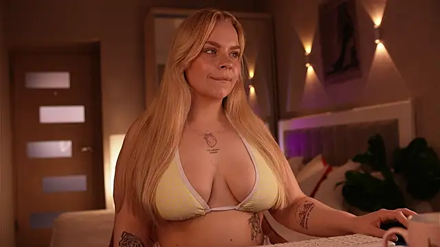 LisaLove3 Adlı Modelin Canlı XXX Sohbeti