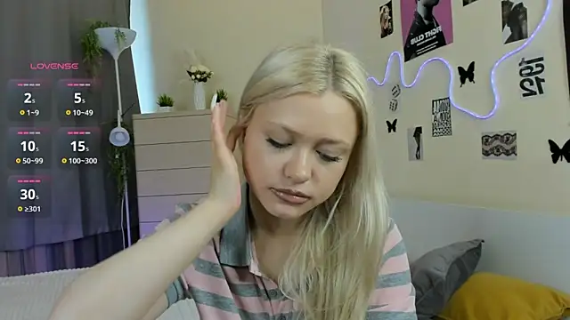 MidnightPoise's Live XXX Chat