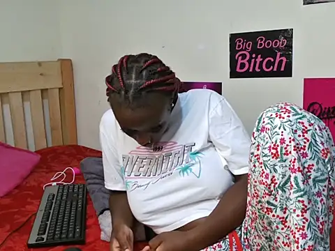 mardhiyah Live XXX-chat