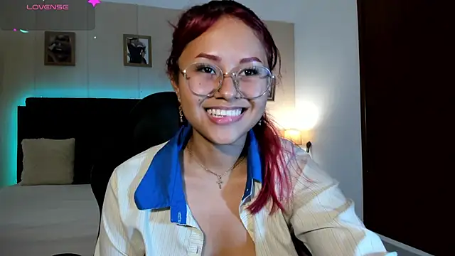MAYASMITH__ élő XXX-chatje