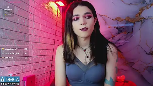 MaeveKuro élő XXX-chatje