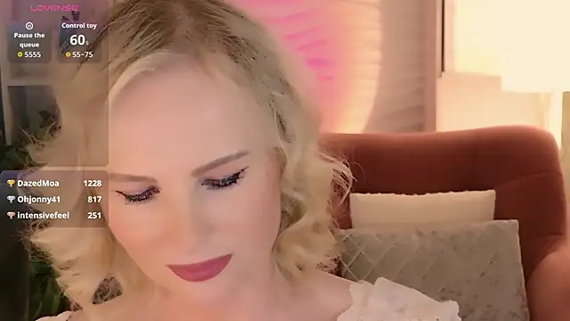 Sandra_Kind's Live XXX Chat