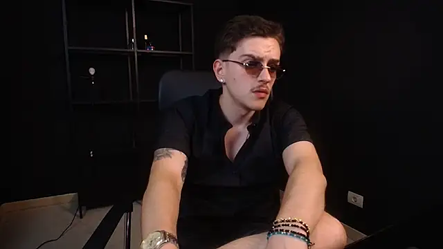 Chat +18 de FelixStarkk ao vivo