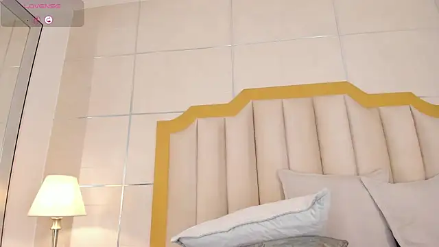 TahliaMoreau Chat XXX in diretta