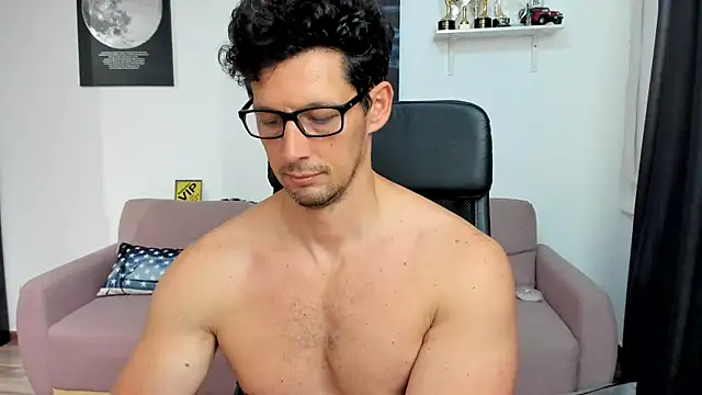 BrutusK08's Live XXX Chat