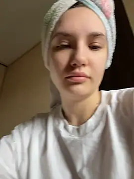 Holly_Molii Adlı Modelin Canlı XXX Sohbeti