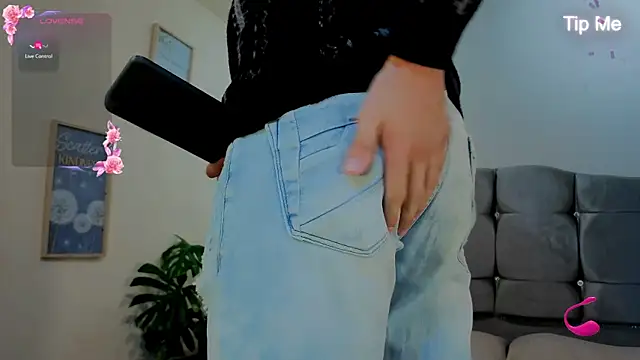 Un_SluttyyのライブXXXチャット