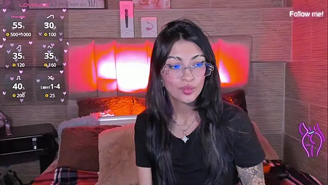 mia_devine_ Adlı Modelin Canlı XXX Sohbeti