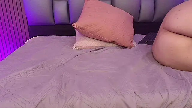 SOPHI_AND_NOAH's Live XXX Chat