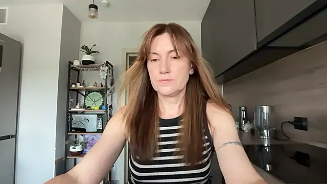 Chat +18 de jainesummer ao vivo