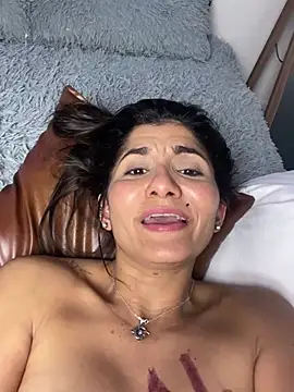 AlejandritaMilano's Live XXX Chat