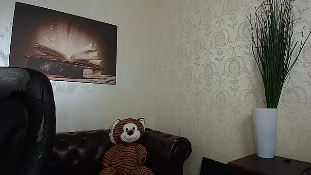 Онлайн чат XXX KyloEast