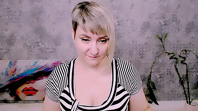 Djullia's Live XXX Chat
