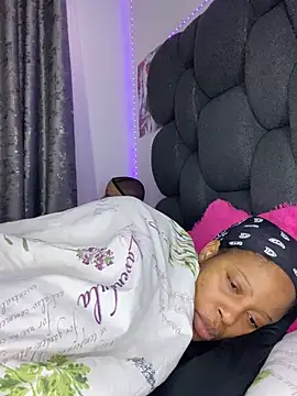 RainBougie's Live XXX Chat