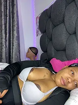 RainBougie's Live XXX Chat